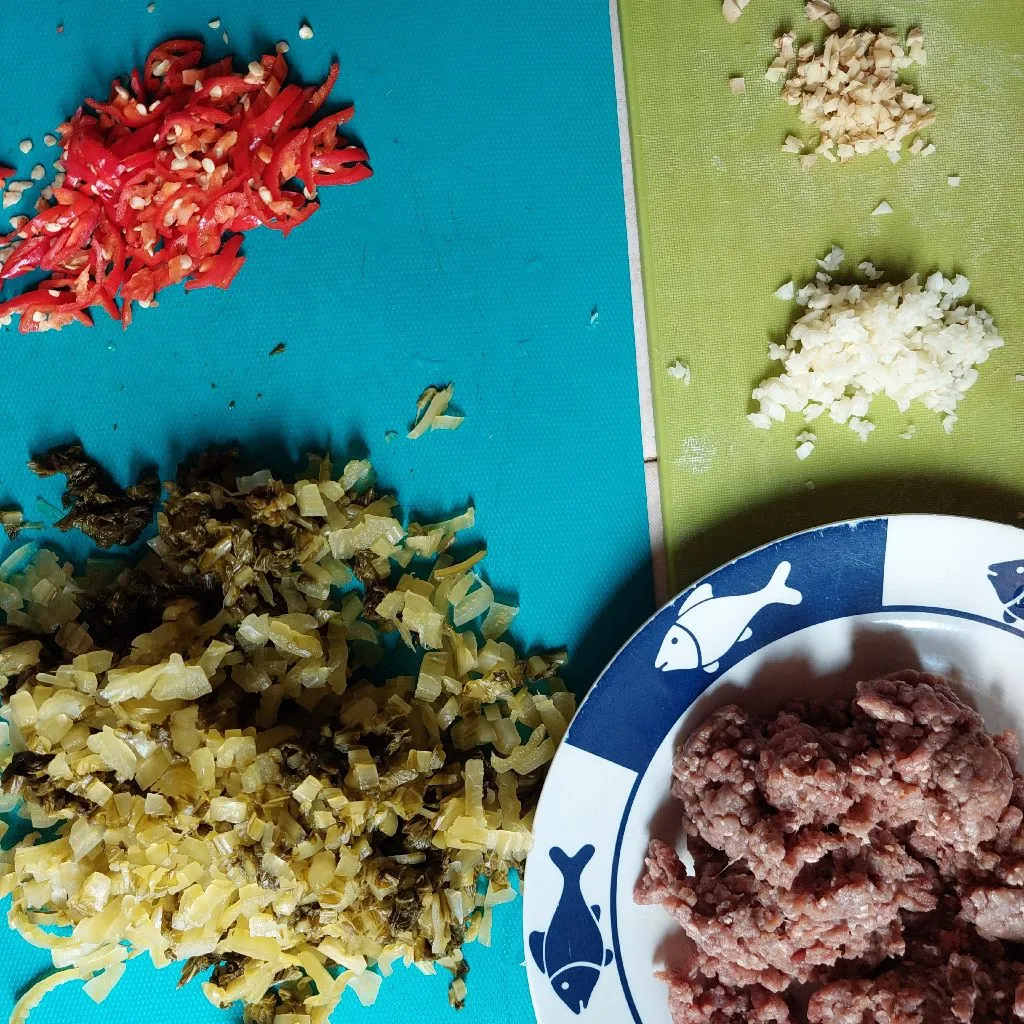 Step 2 Tumis Sayur Asin Daging Cincang