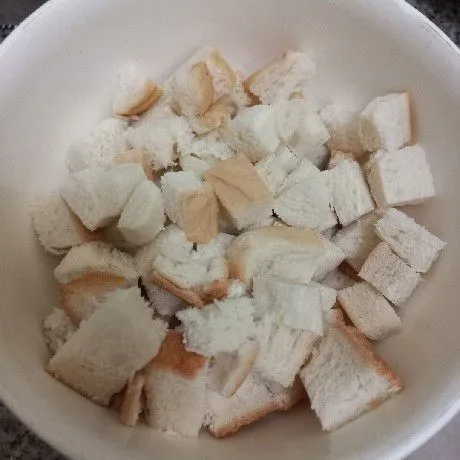 Step 1 Pizza Roti Pisang Cokelat Keju