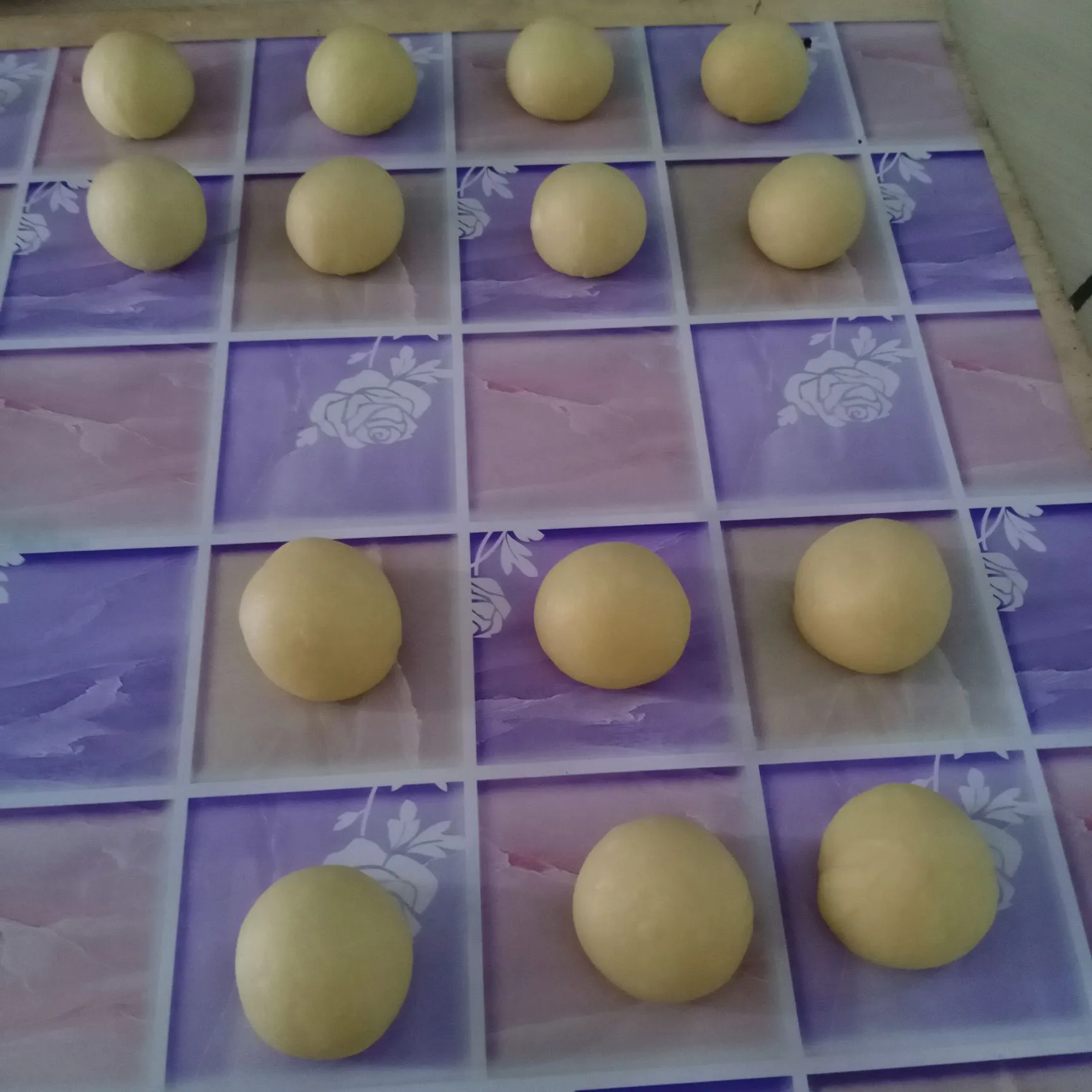 Step 5 Roti Sobek Isi Selai Strawberry