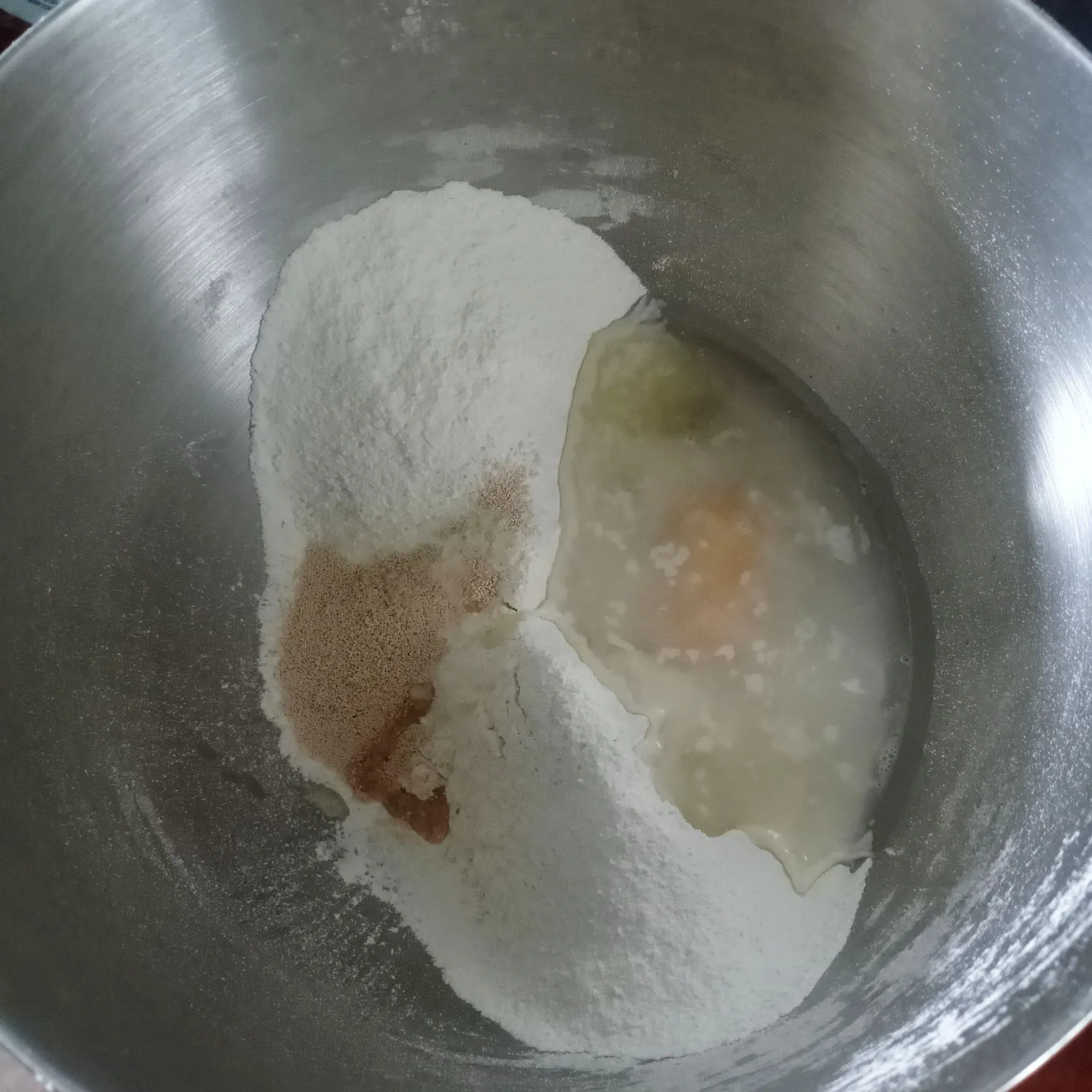 Step 1 Roti Sobek Isi Selai Strawberry