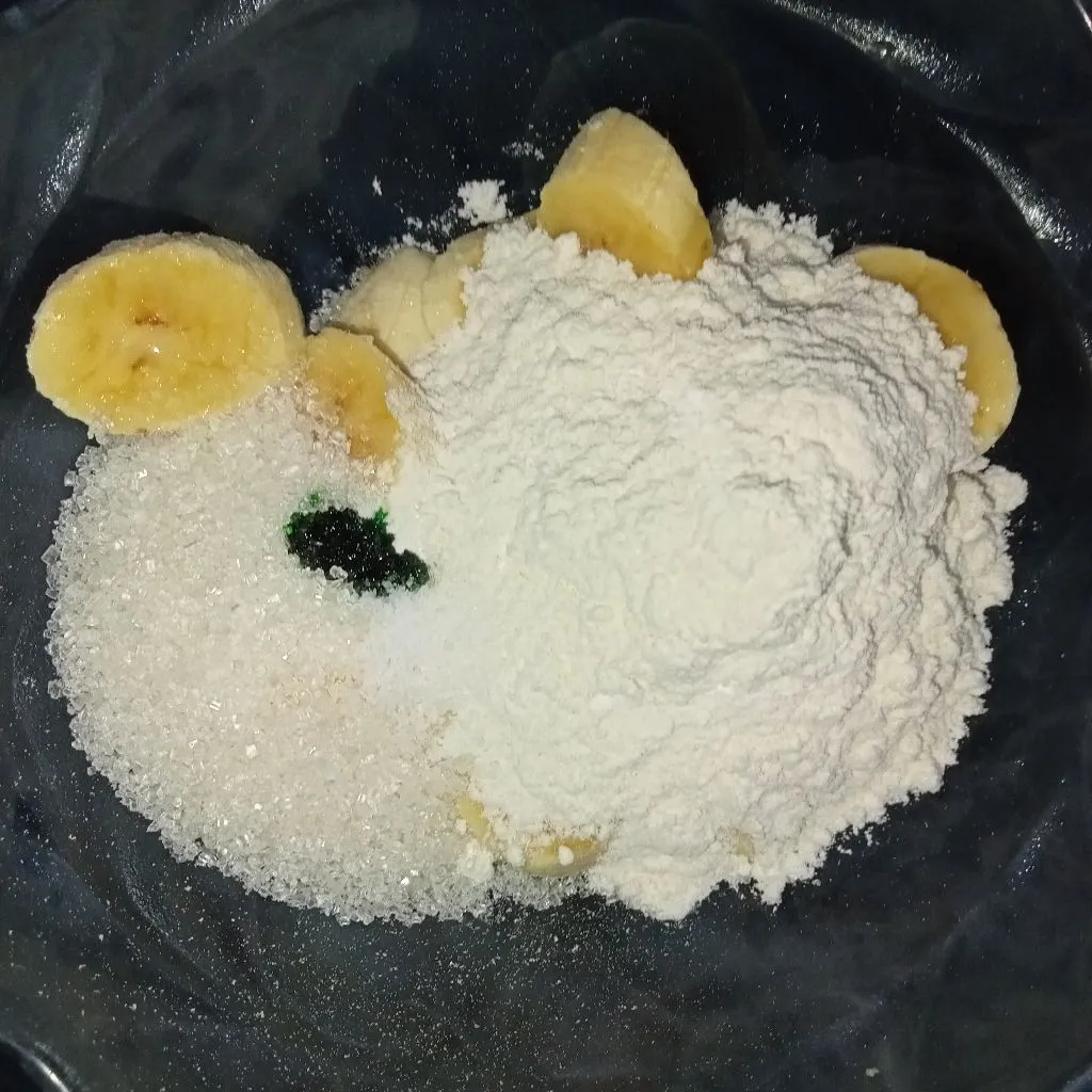 Step 1 Pisang Goreng Pandan Lembut
