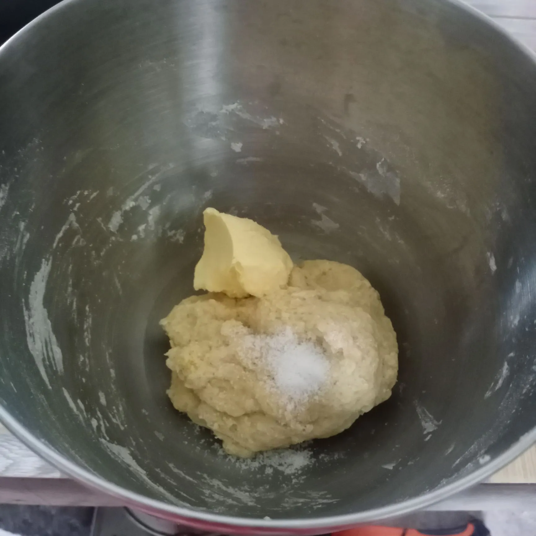 Step 3 Roti Sobek Isi Selai Strawberry