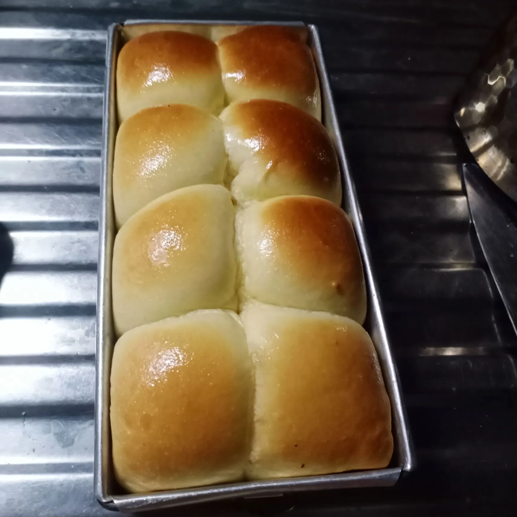 Step 9 Roti Sobek Isi Selai Strawberry