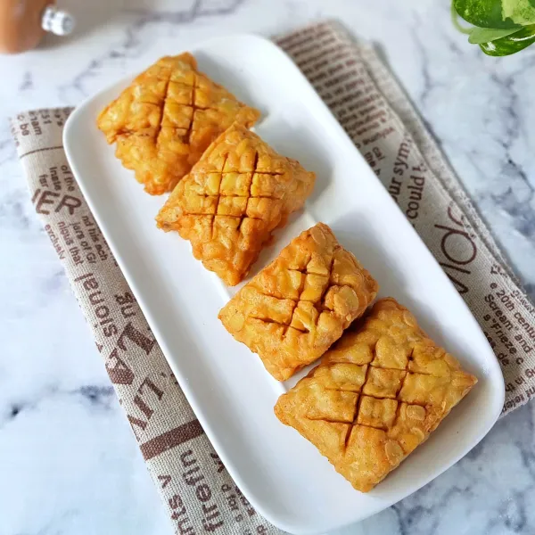 Tempe Goreng Garit, siap dinikmati selagi hangat.