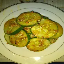 Bisa langsung disajikan, atau simpan dahulu dalam kulkas jika ingin dimakan dingin.