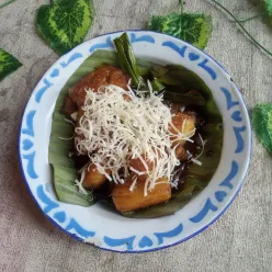 Singkong Goreng Kuah Gula Aren Keju