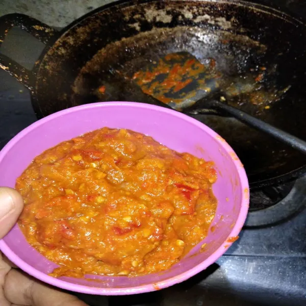 Koreksi rasa dan sambal siap di sajikan.