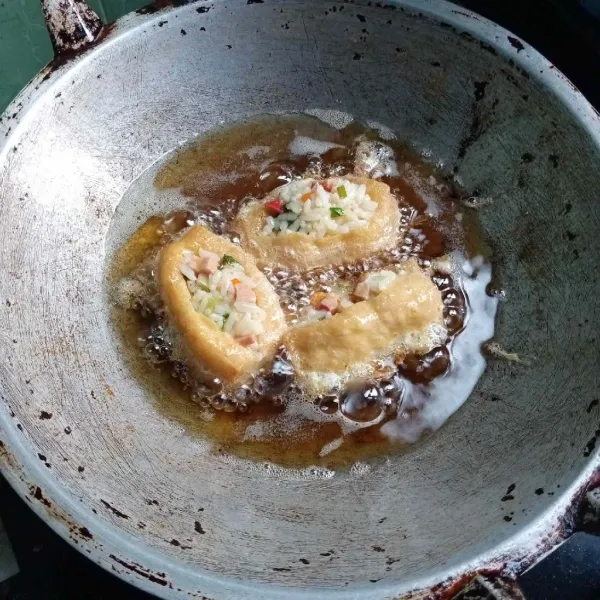 Goreng hingga matang dengan api sedang.