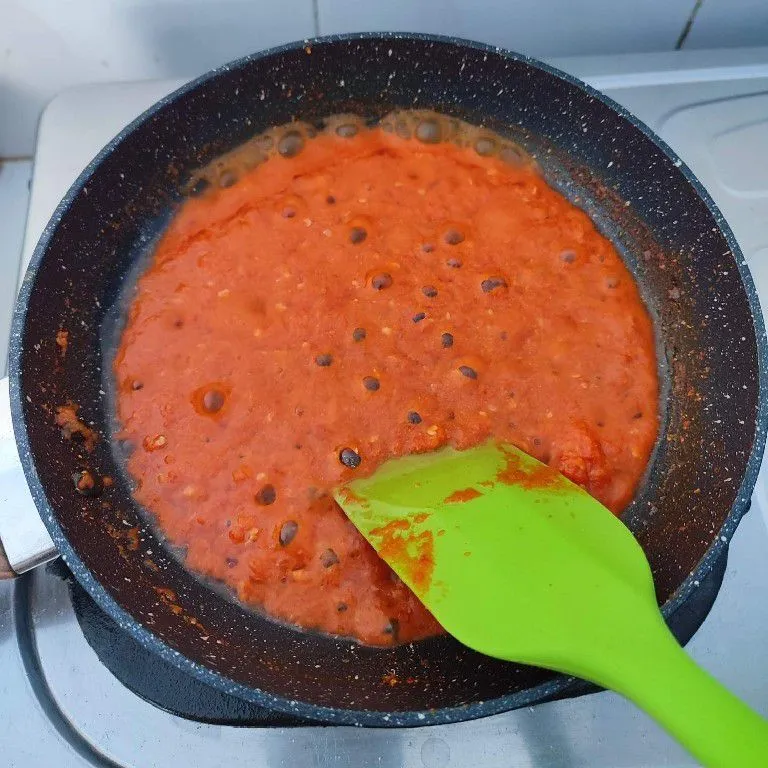 Step 3 Maeun Dakbal (Ceker Pedas Korea)