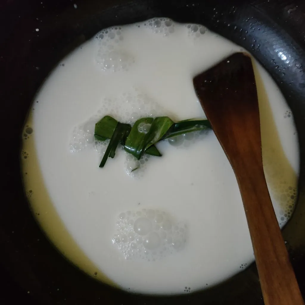 Step 6 Sumsum Manis Kuah Santan