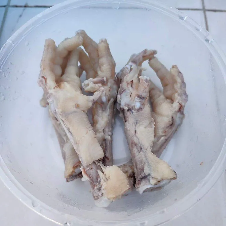 Step 1 Maeun Dakbal (Ceker Pedas Korea)