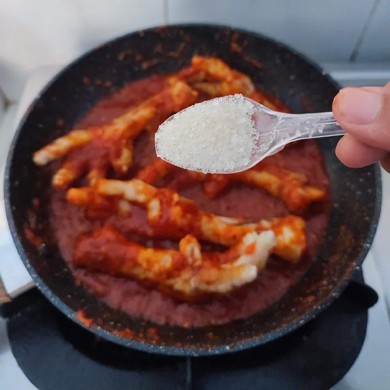 Step 6 Maeun Dakbal (Ceker Pedas Korea)
