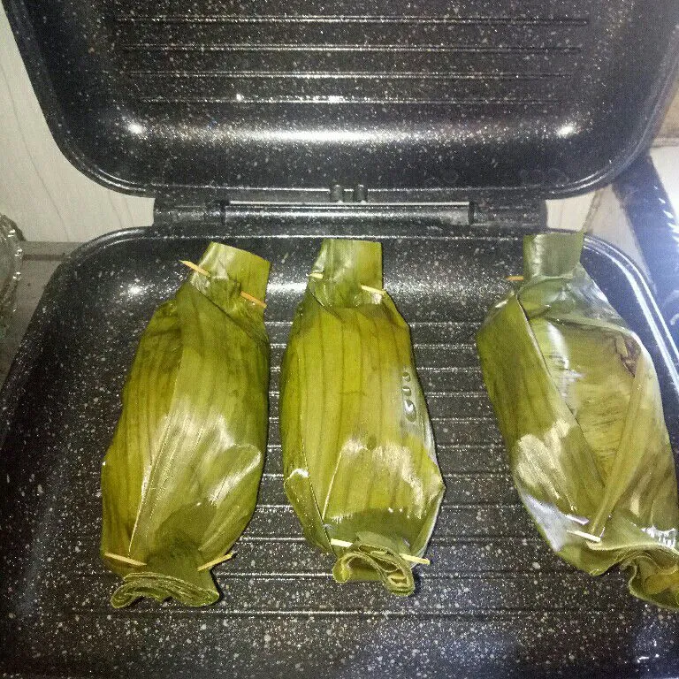 Step 6 Pepes Ikan Kembung Daun Singkong