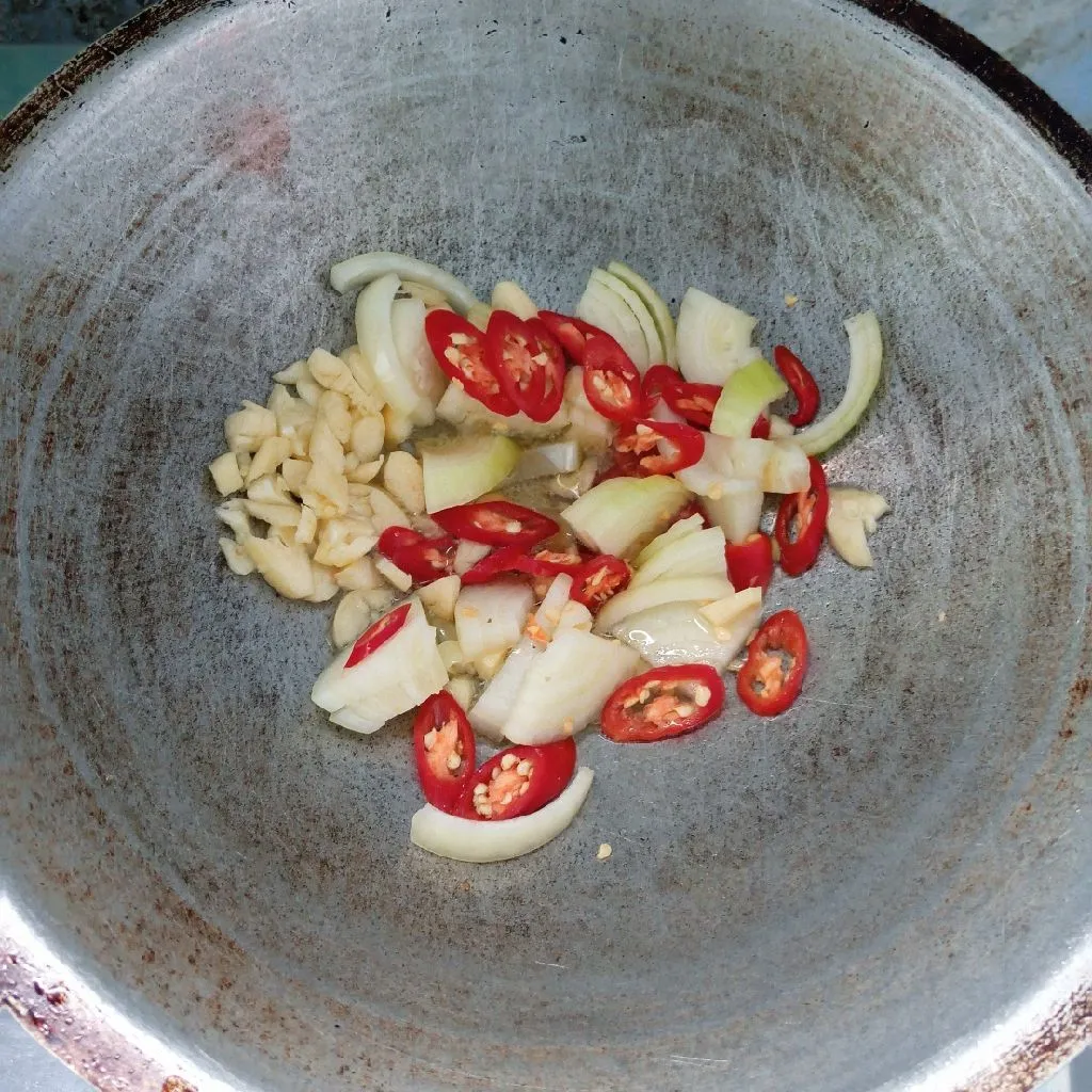 Step 2 Tumis Bakso Jamur Sayuran