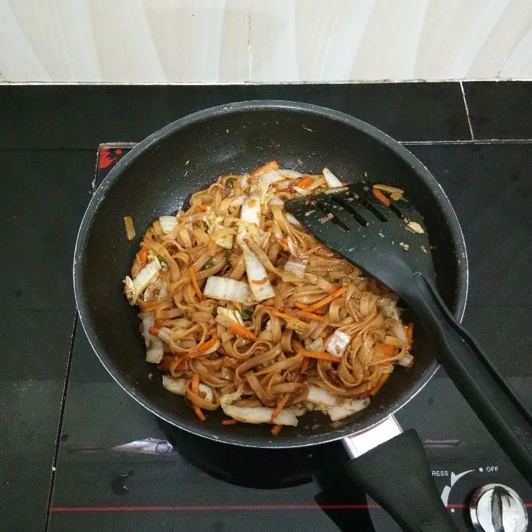 Step 6 Kwetiaw Goreng Kornet