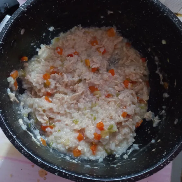 Masak sampai nasi lembek.