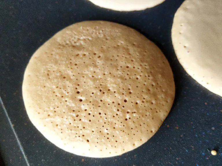 Setelah muncul gelembung balik pancake