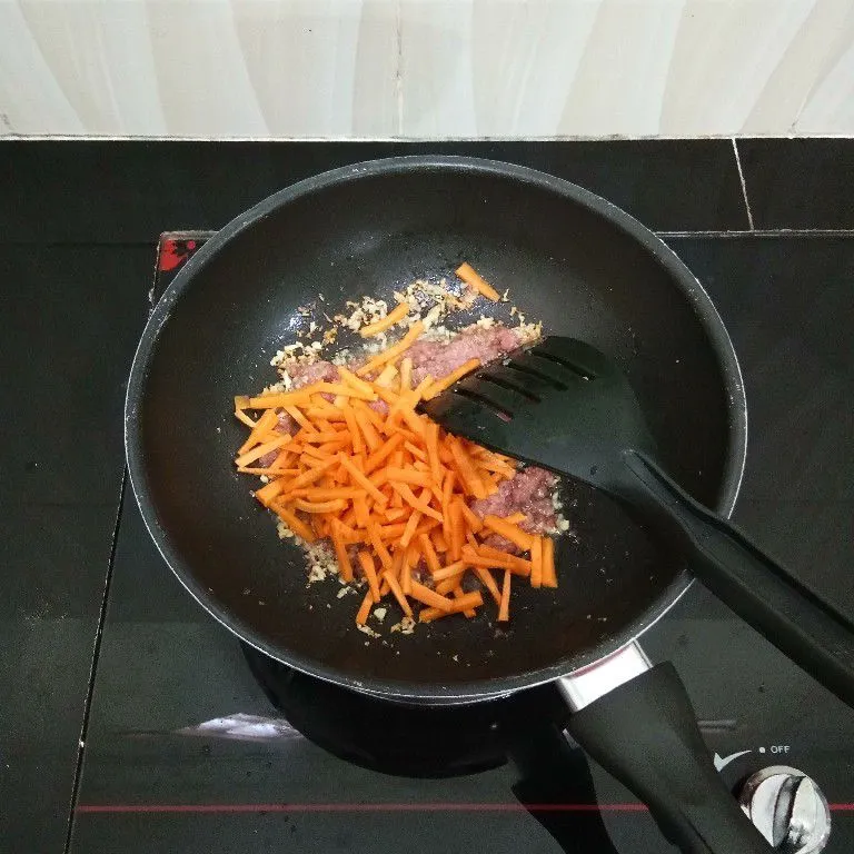 Step 3 Kwetiaw Goreng Kornet