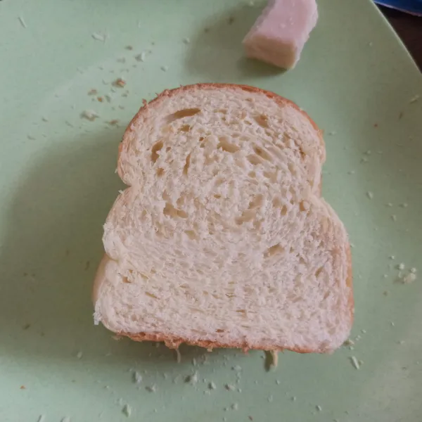 Tumpuk dengan roti tawar lainnya.