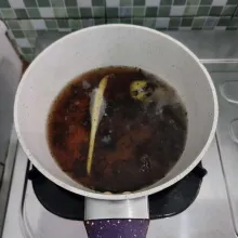 Masak hingga berwarna pekat.