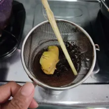 Kemudian saring ke atas gelas saji.