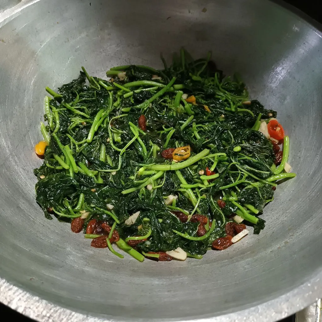 Step 5 Tumis Bayam Gojiberry