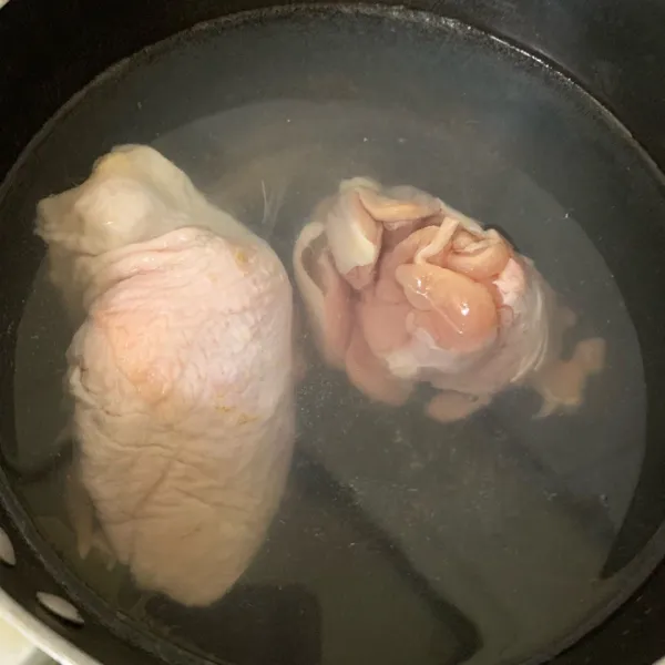 Rebus paha atas ayam bersama 600 ml air