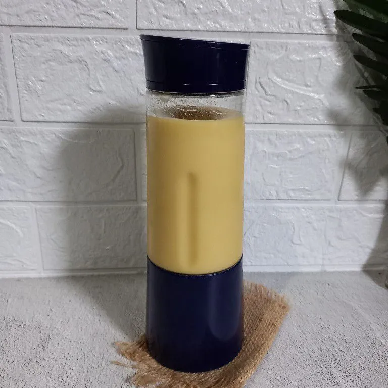 Step 4 Banana Mango Yogurt Smoothie