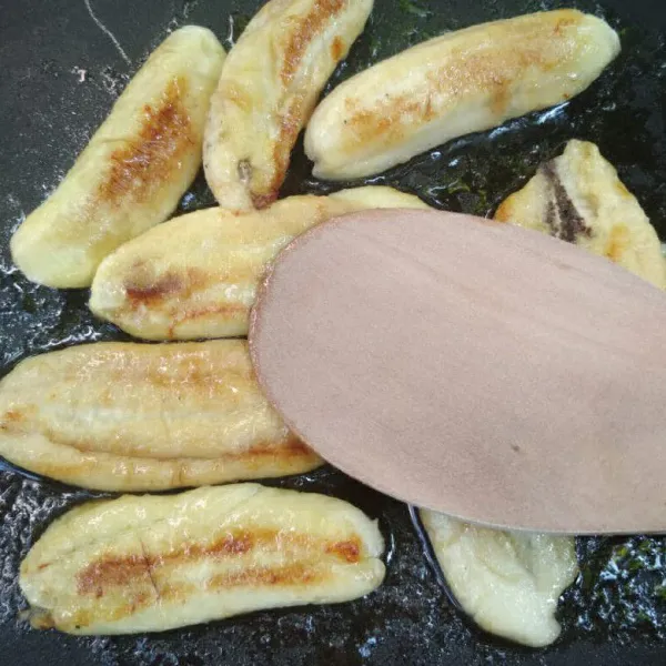 Plenet pisang hingga pipih