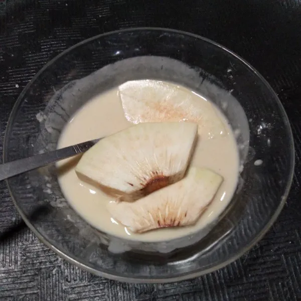 Masukan sukun, balut rata.