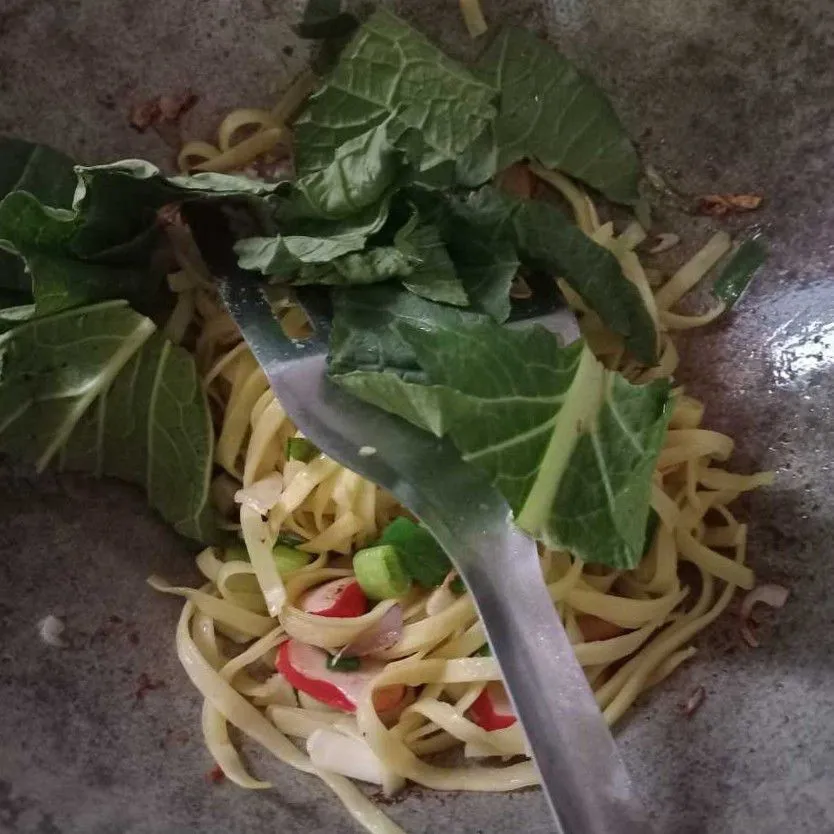 Step 5 Bakmi Sosis