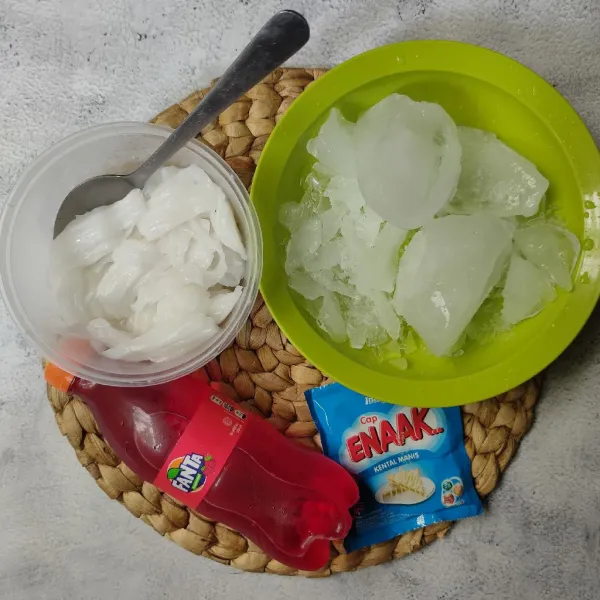 Siapkan bahan.