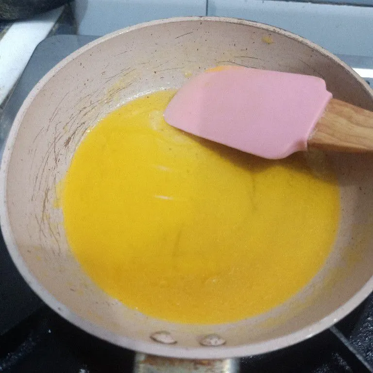 Step 1 Eggless Banana Muffin