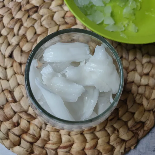 Masukkan jelly kelapa.