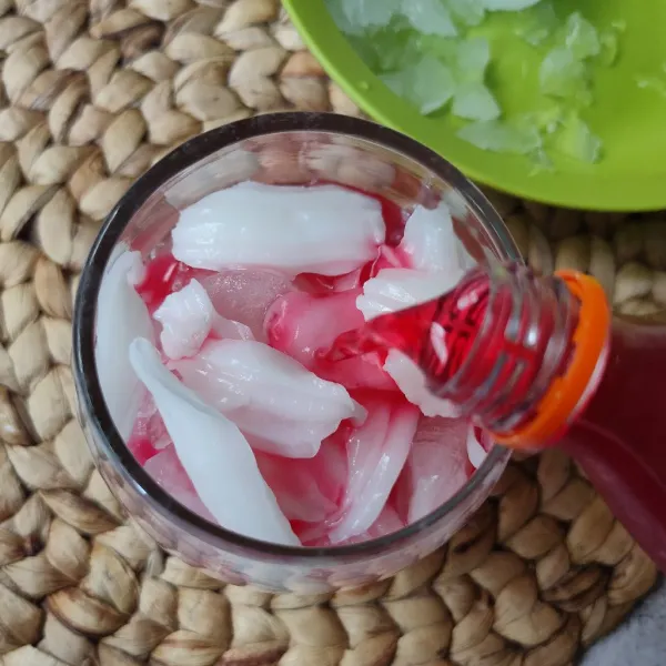 Masukkan soda.