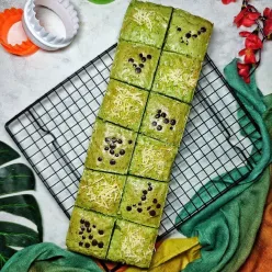 Brownies Panggang Pandan Keju #MENUTANGGALTUA