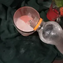 Masukkan soda putih aduk dan tambahkan es soda gembira. Es Soda Gembira siap dinikmati.