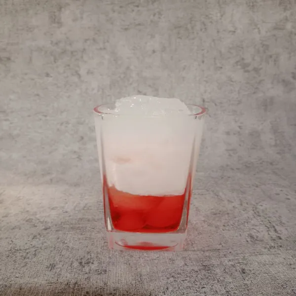 Tuang dengan susu cair.
