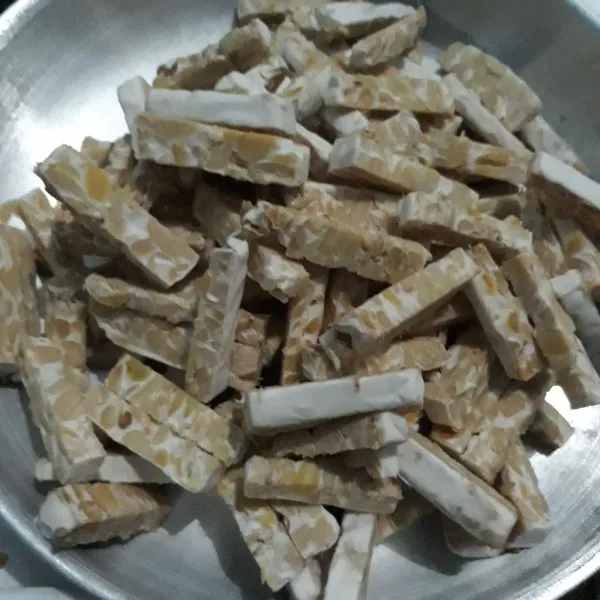 Iris-iris juga tempe.