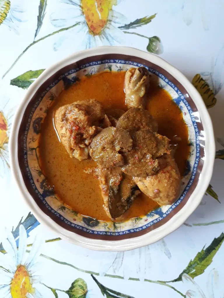 Gulai  Ayam Jengkol