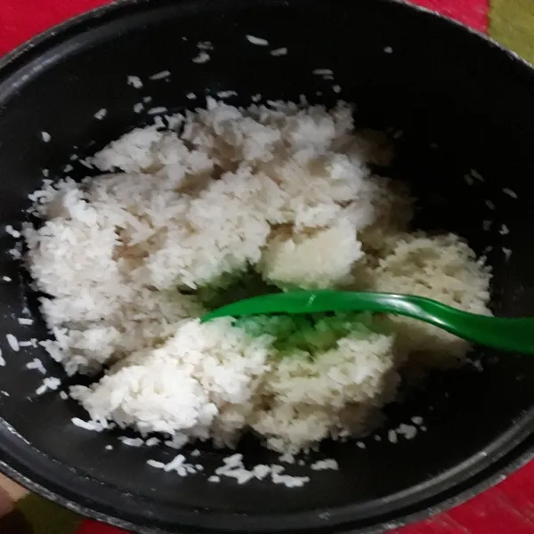Siapkan nasi.