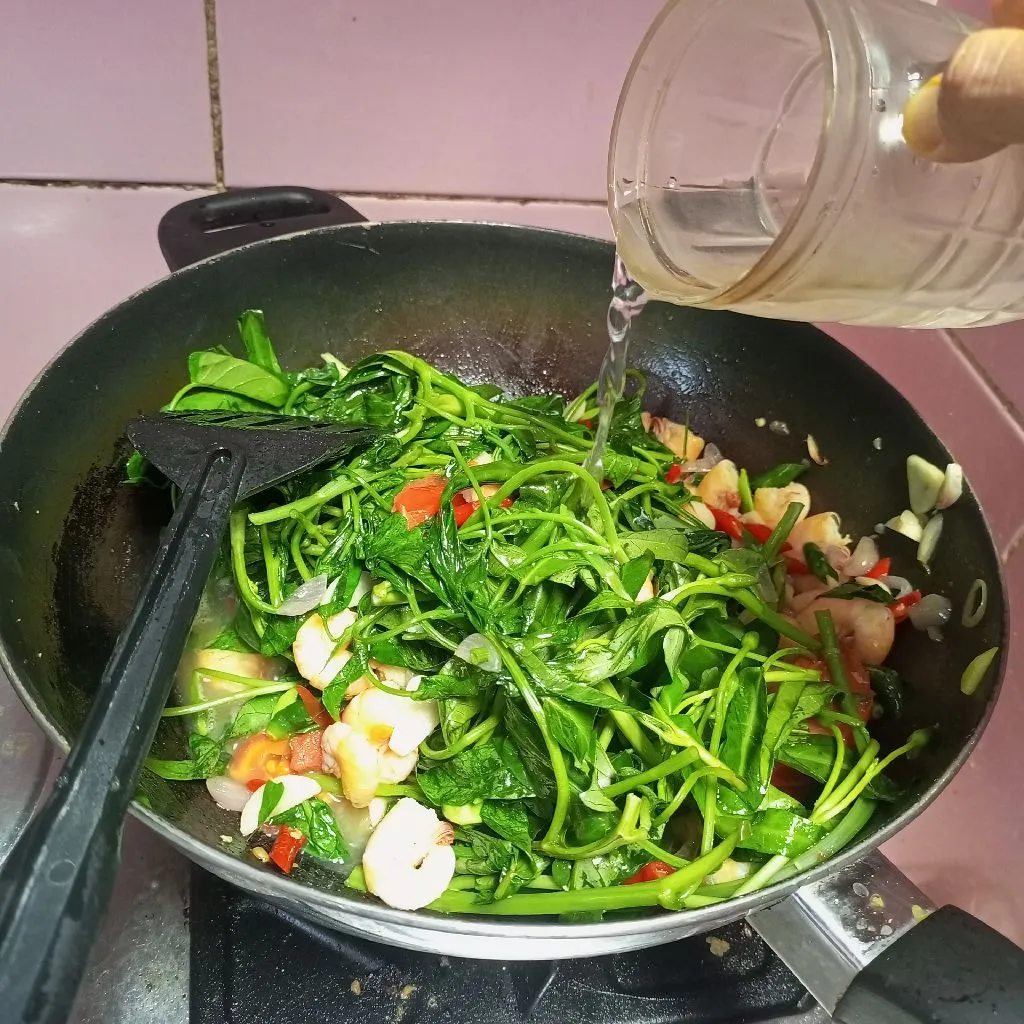 Step 3 Tumis Kangkung