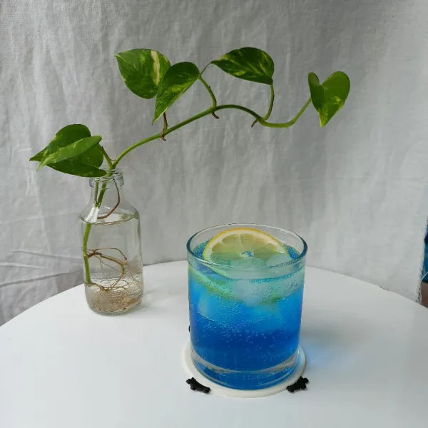 Tambahkan Irisan lemon.
