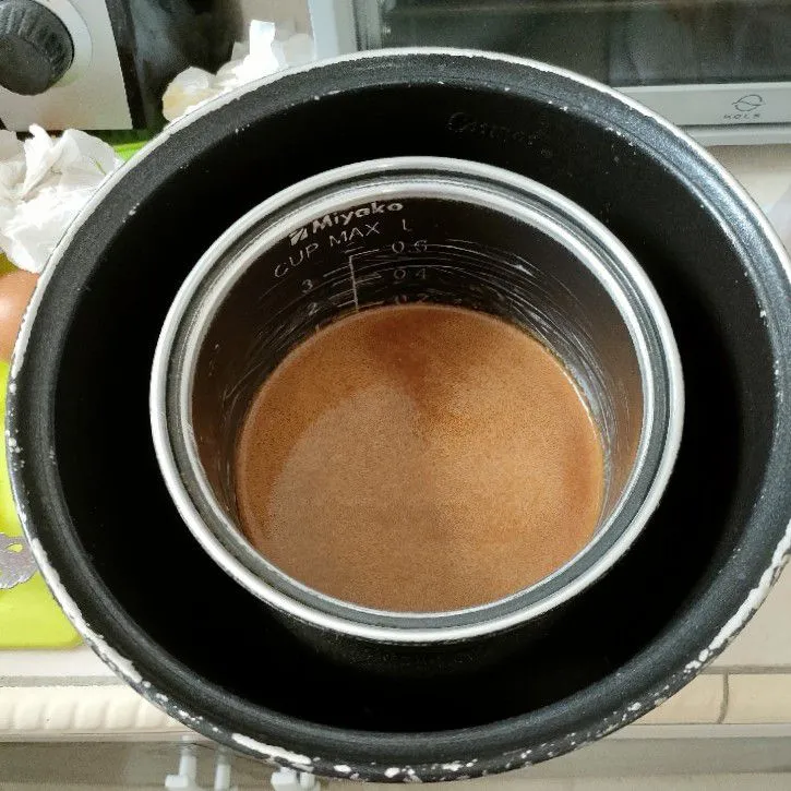 Step 6 Bolu Ketan Karamel Rice Cooker