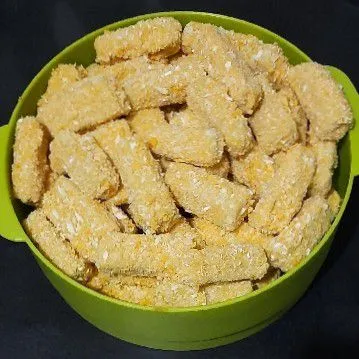 Kukus selama 5 menit, setelah di kukus bisa langsung di goreng/simpan dalam frezeer.