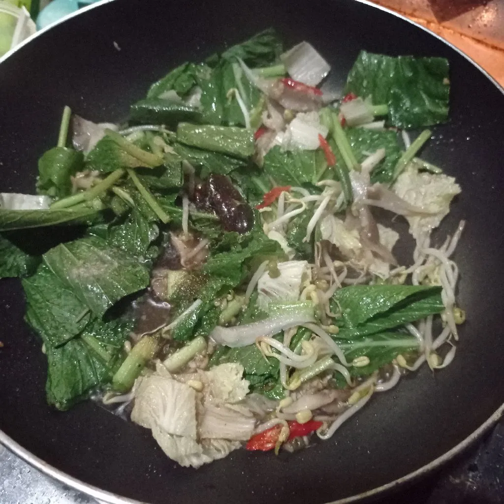 Step 3 Tumis Caisim, Taoge dan Jamur