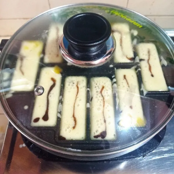 Kemudian tutup cetakan.