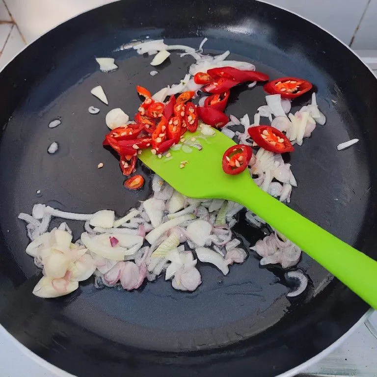 Step 2 Tumis Kangkung Taoge Cumi