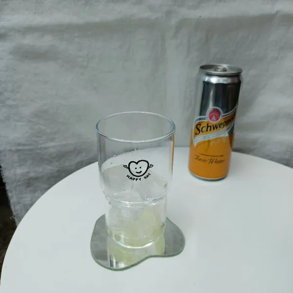 Beri air lemon.