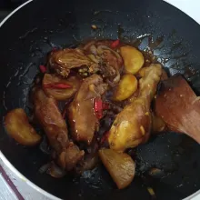 Bumbui dengan gula, garam, dan kaldu bubuk. Masak sampai matang dan mengental.